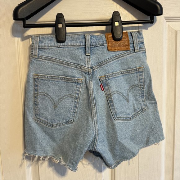 Levi's Ribcage denim short, size 25 light blue - Picture 4 of 4